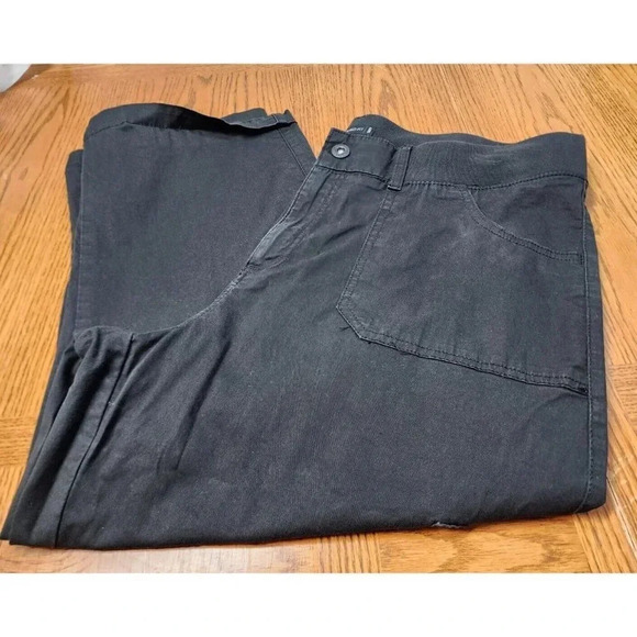 Lee Comfort Waist Black Jeans Plus Size 18 Med Cropped, Inseam 22" - Picture 1 of 6